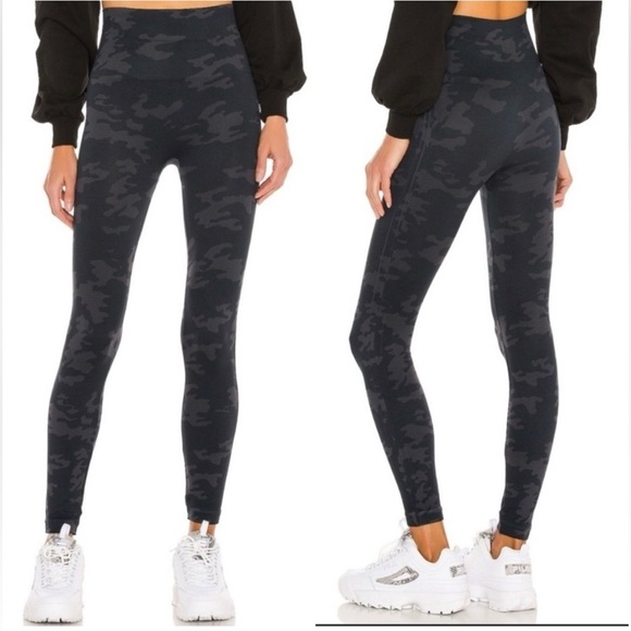 Spanx Look At Me Now Seamless Camo Leggings Women’s Size Medium NWT - Picture 1 of 13